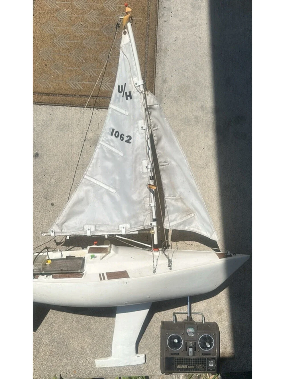 Thunder Tiger Victoria RC Sailboat Yacht 5556 AMYA Class RACER - TESTED WORKING